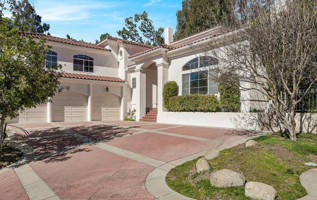 1563 Scenic Drive